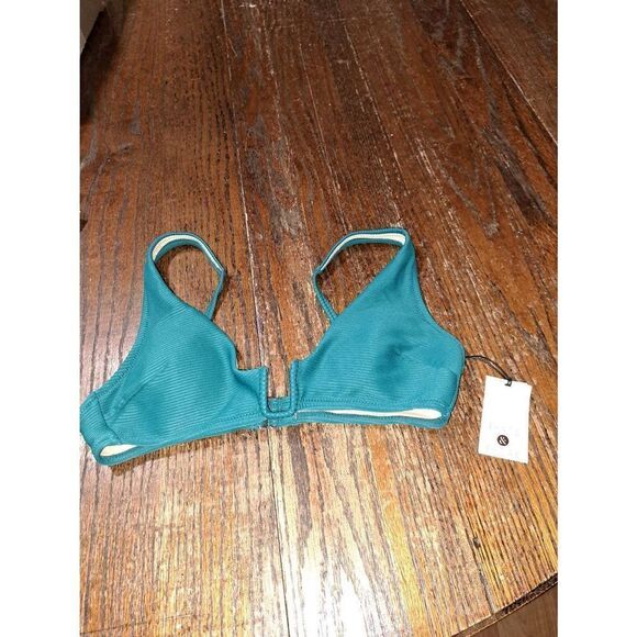 New Small Shade & Shore Green Adjustable Bikini Swimsuit Bathing Suit Top NWT - Picture 1 of 8